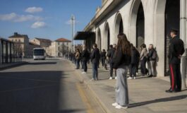 Bus a Fossano nega l’accesso a ragazza marocchina: caso alle autorità