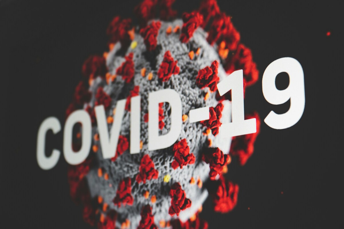 Covid, cosa si nasconde dietro l'aumento dei casi? "Fenomeno mondiale di recrudescenza dell'epidemia"