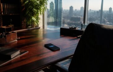 Cybertruffe vocali: come l’AI inganna giovani e manager