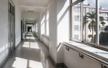 Di Battista operato a L'Avana, condizioni critiche e trasferimento differito