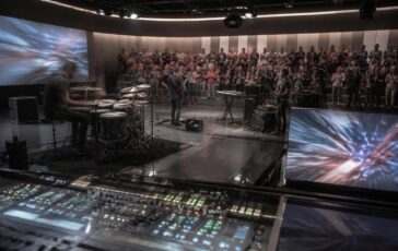 Domenica In 2026-2027: Mara Venier presenta sigla, band e ascolti
