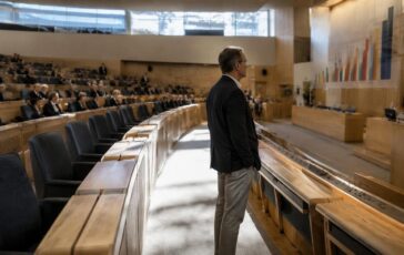 Elezioni in Svezia: il centrosinistra guida gli exit poll, ma il futuro è incerto