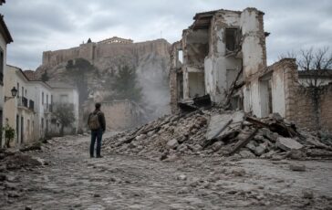 Esplosione a Plaka: 6 dispersi, tra cui 4 turisti americani