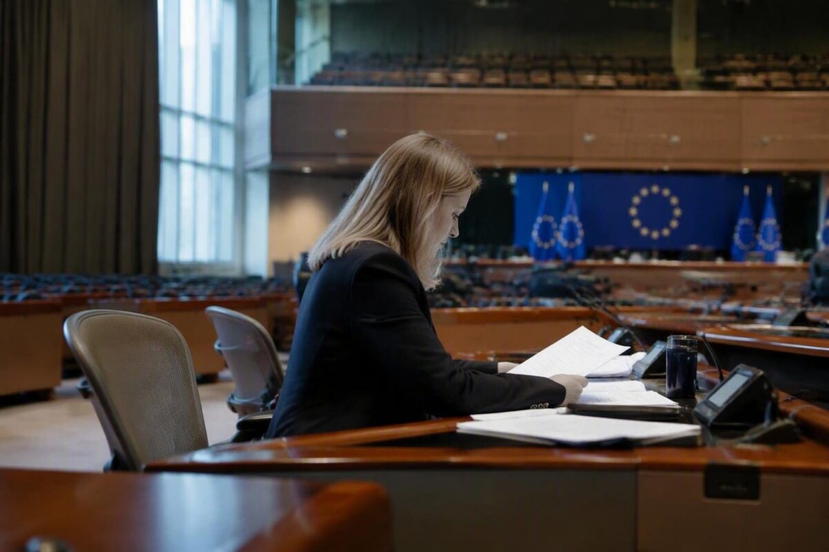 EU rinnova sanzioni per 3 000 russi, escludendo Usmanov e Fridman