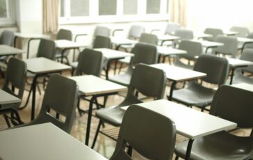 famiglia nel bosco scuola bambini