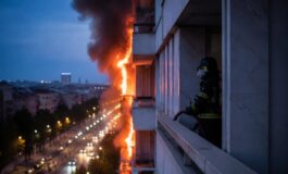 Fiamme a viale Palmiro Togliatti: vigili del fuoco intervengono a Roma