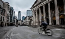 Ftse Mib +0,8%: le azioni trainano il mercato e lo spread si riduce