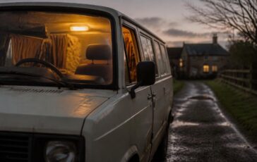 Furgoni sospetti vicino a base USA: cinque giovani arrestati e poi scarcerati
