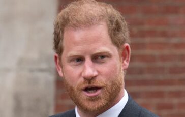 Il principe Harry mantiene la promessa e si lancia con il paracadute