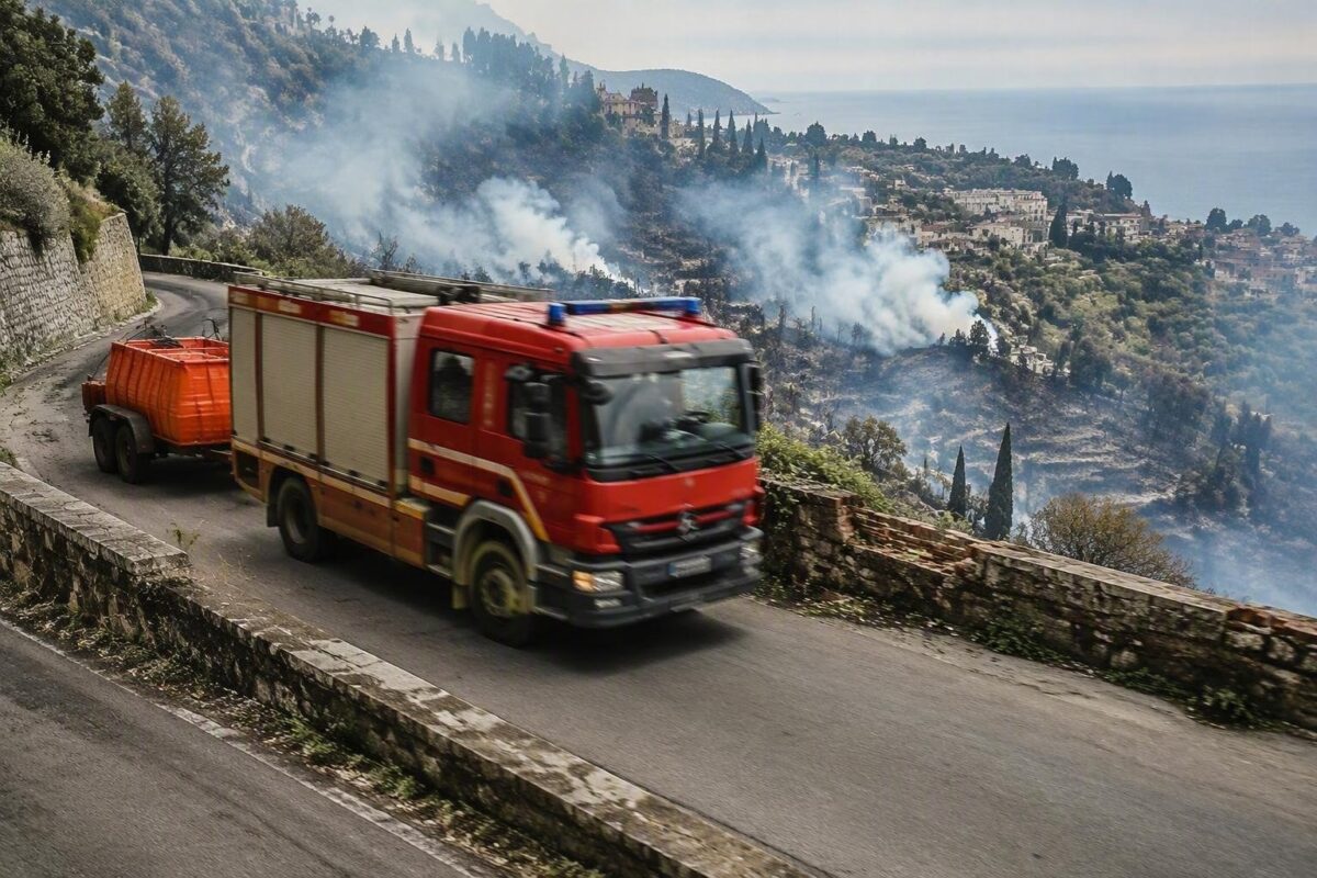 Incendio a Taormina: le drammatiche ore di emergenza e gli interventi
