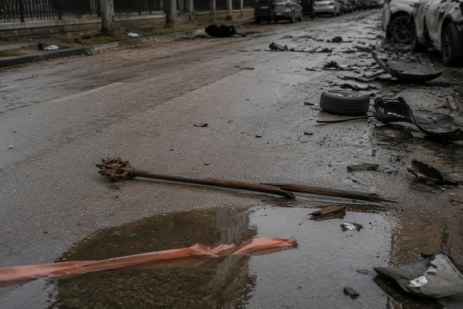 https://static.adhubmedia.com/notizie_it/wp-content/uploads/2026/09/incidente-a-crotone-5-agenti-feriti-e-numerose-auto-distrutte-az-1790015698.jpg