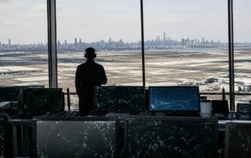Incidente al sistema di traffico aereo colpisce Newark, LaGuardia e JFK