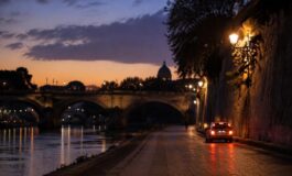Incidente mortale a Roma: taxi travolge uomo di 50 anni