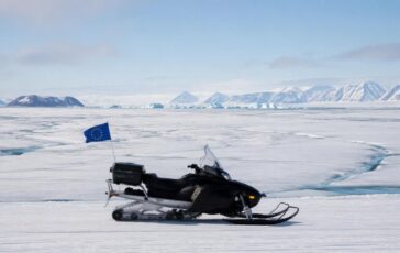 La presidente della Commissione europea visita la Groenlandia per rafforzare il partenariato UE-Artico