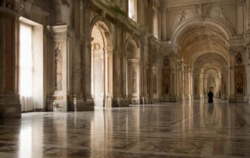 Leone XIV cancella i tagli agli stipendi vaticani: fine dell'austerity post-Covid