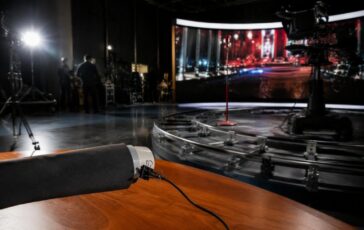L’intervista di Simona Ventura a Lady Gaga: il momento che ha generato meme