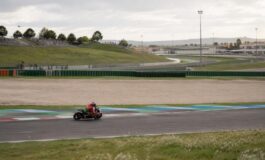 Marc Marquez vince la sprint a Misano: Bezzecchi secondo
