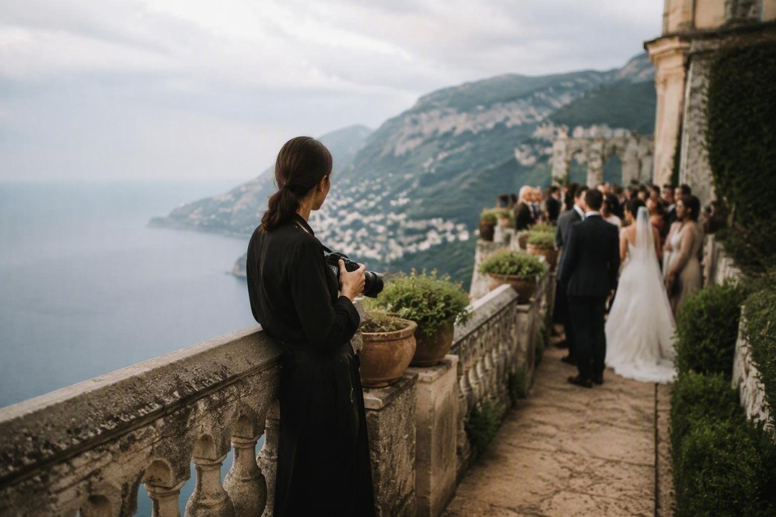 https://static.adhubmedia.com/notizie_it/wp-content/uploads/2026/09/matrimonio-ilary-blasi-dettagli-ospiti-e-assenze-della-cerimonia-a-villa-cimbrone-az-1789400011.jpg