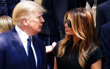 trump occhi chiusi