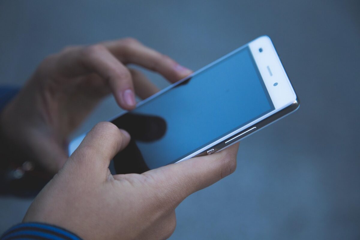 I nuovi smartphone costano più che mai: per cosa pagano davvero i consumatori