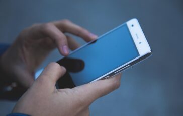 pexels hands 1851218 1920 364x230