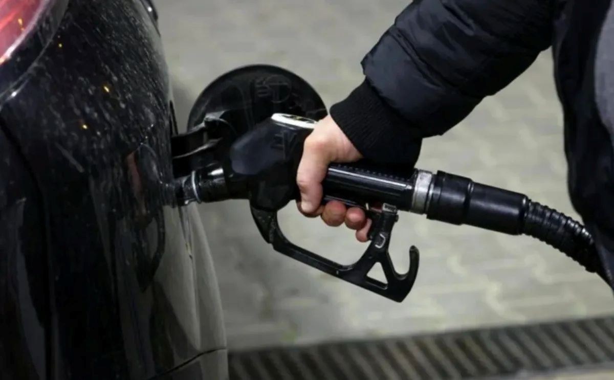 Prezzi di benzina e diesel, scatta il nuovo tetto Eni: le stime sul risparmio