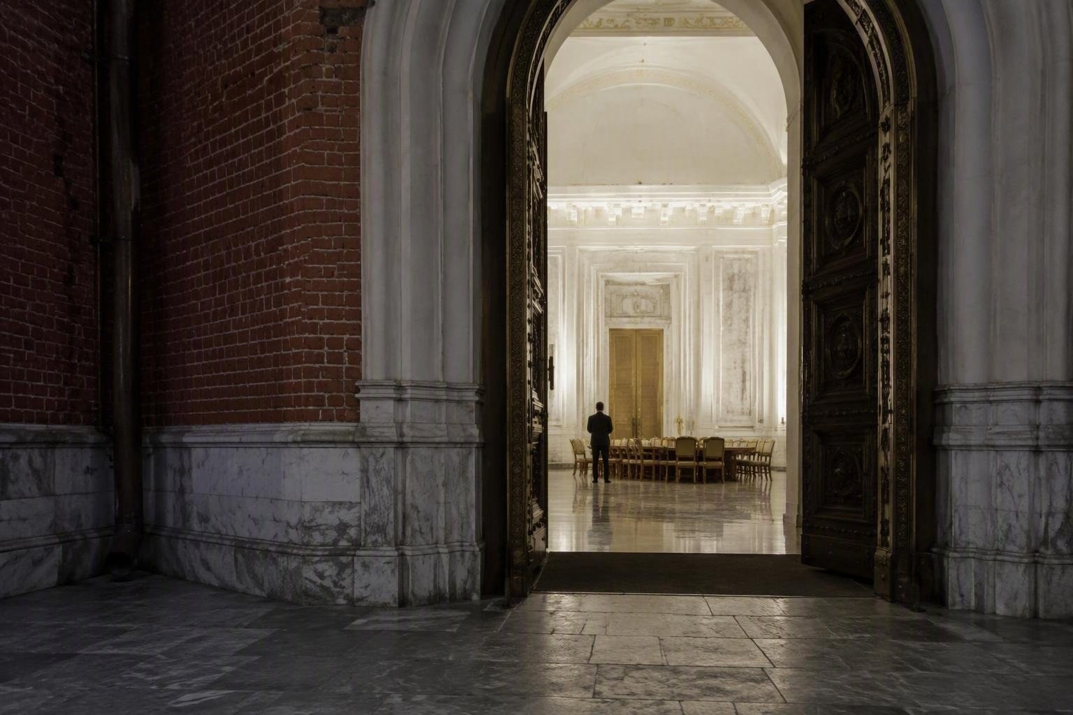 https://static.adhubmedia.com/notizie_it/wp-content/uploads/2026/09/putin-e-gli-inviati-di-trump-discutono-la-pace-cosa-e-emerso-dal-colloquio-az-1788639879.jpg