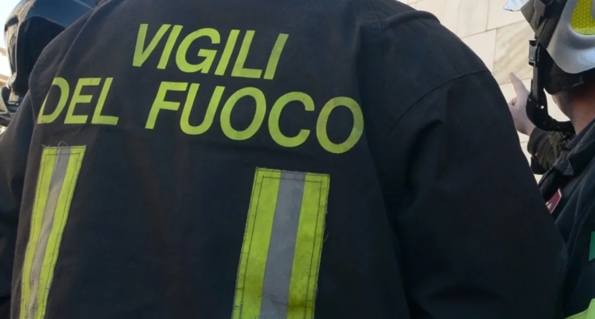Roma, incendio in una palazzina a Colli Aniene: trovato un corpo senza vita