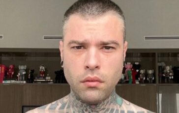 Battuta di Fedez su Selvaggia Lucarelli tagliata in RIP Roast in Peace