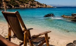 Scopri la spiaggia dei maiali di Atokos, nuova meta virale nel Mar Ionio