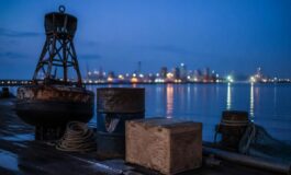 Stati Uniti colpiscono tre petroliere iraniane: la crisi si intensifica