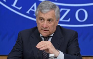 Scontro tra il ministro Tajani e i magistrati
