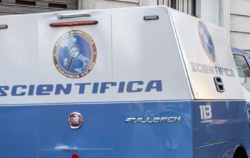trovato morto in casa a torino