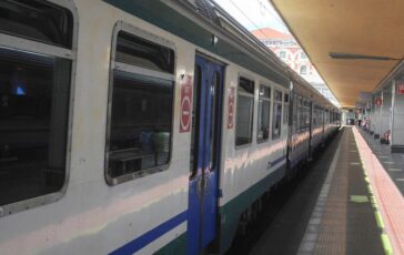 travolto dal treno magenta
