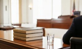 Vecchioni imputato per dichiarazioni su furto a casa sua: il processo a Firenze