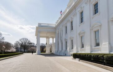 Washington accoglie il presidente cinese: Xi e Trump al tavolo della diplomazia