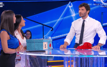 Affari tuoi Marina da Sassari torna a casa a mani vuote. De Martino Potevamo salvare la partita al novantesimo 364x230