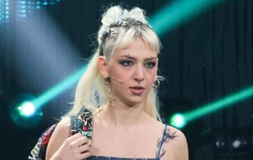 Anna Lou Castoldi vittima di furto e revenge porn la denuncia della figlia di Morgan e Asia Argento 364x230