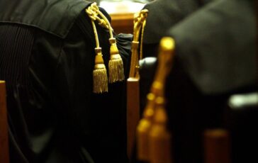 Aumenti di stipendio i magistrati Previsti per legge ce una sentenza non sono regali 364x230