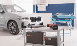 Auto per riparazione e sostituzione cristalli VetroCar prima in Europa ad adottare la tecnologia Purform Primerless to Glass di Sika in tutta la sua rete 265x160