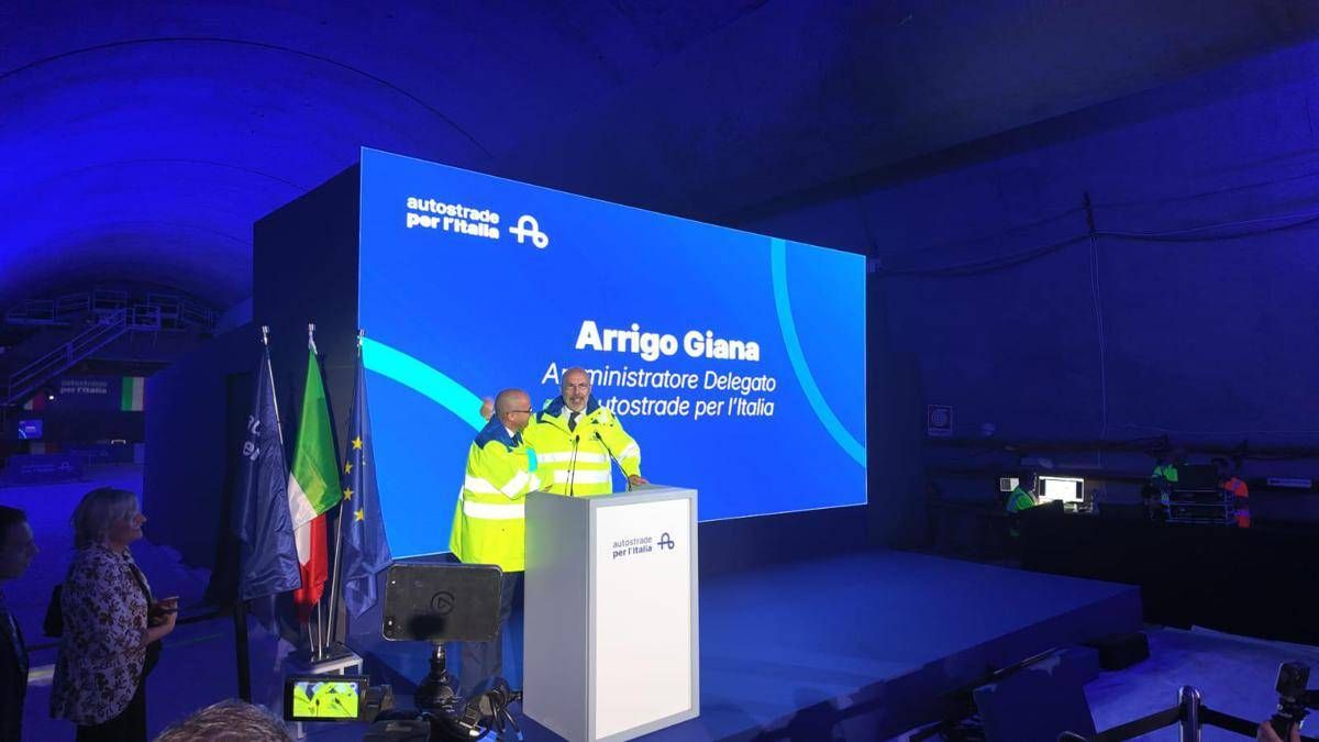 Autostrade, terminato scavo galleria San Donato: avanti con ampliamento dell'A1 tra Firenze Sud e Incisa