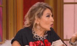 Ballando il debutto di Barbara DUrso in giuria il mistero delle palette e i primi fischi 265x160