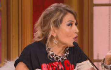 Ballando il debutto di Barbara DUrso in giuria il mistero delle palette e i primi fischi 364x230