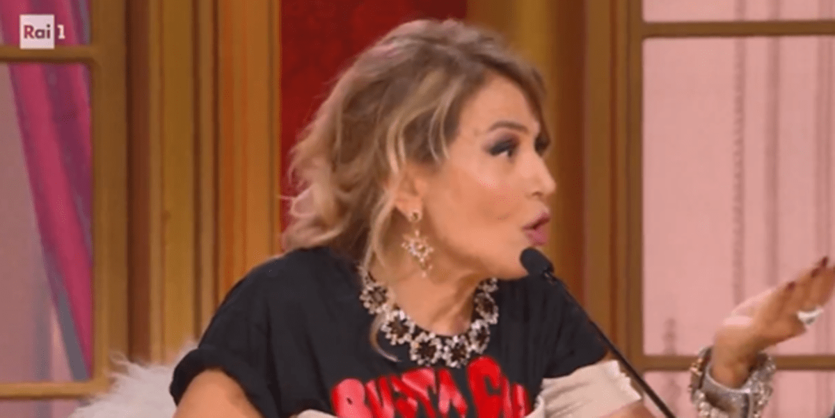 Ballando, il debutto di Barbara D'Urso in giuria: il 'mistero' delle palette e i primi fischi