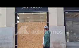 Bari negozi del centro blindano le vetrine nel giorno delle proteste 265x160