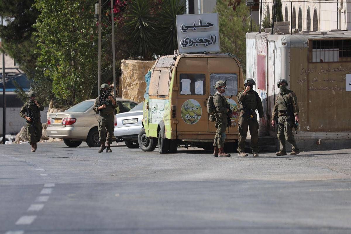 Blitz Idf in Cisgiordania: "Azione antiterrorismo a Hebron". Media: "Almeno 15 palestinesi arrestati"