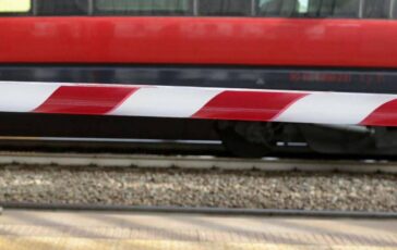 Bologna Rimini ritardi fino a due ore sulla linea ferroviaria dopo linvestimento di una persona 364x230