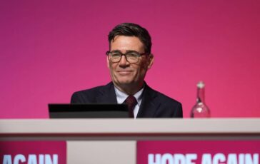 Brexit svolta nel Regno Unito Burnham apre al rientro nellUe. Macron Sareste i benvenuti 364x230