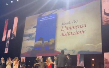 Campiello Marcello Fois vince ledizione 2026 con Limmensa distrazione. La dedica a Murgia Una donna bellissima 364x230