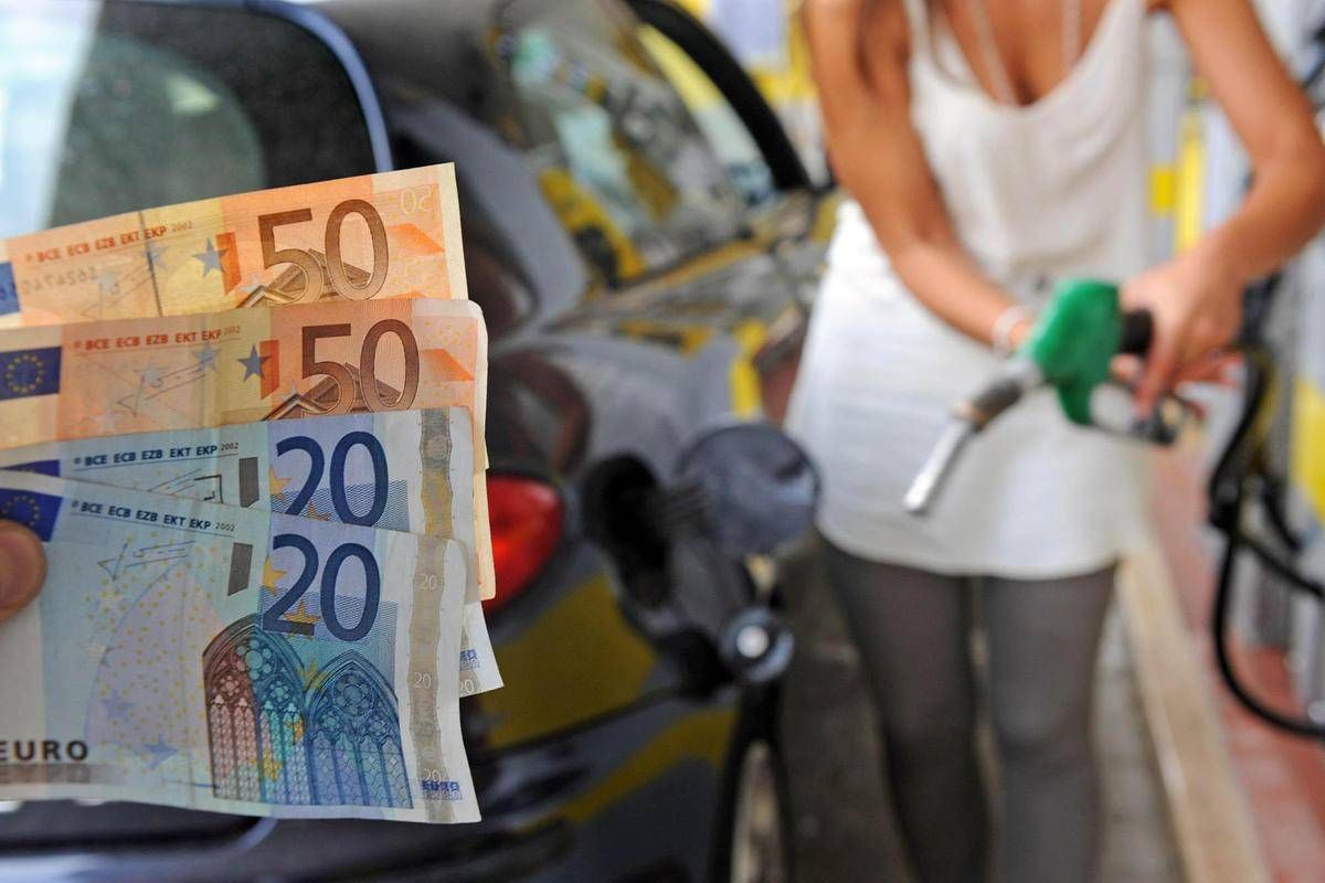 Caro carburanti, Cgia: "Nonostante price cap famiglie e imprese a ottobre spenderanno 1,1 miliardi di euro in più"